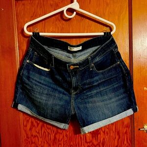 Levi signature - size 14